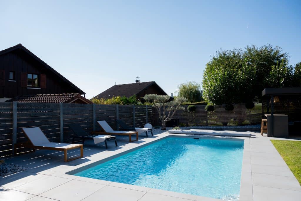 Piscine maison neuve à Annecy
