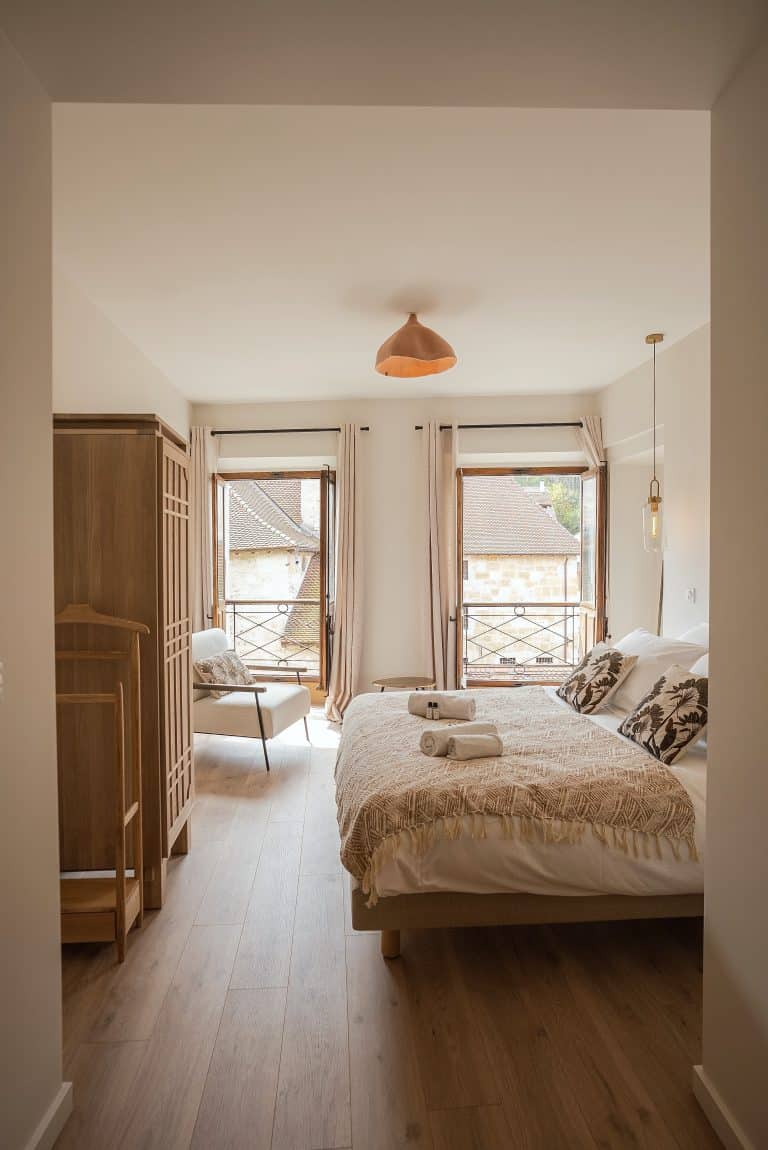 chambre japandi après rénovation par architecte d'intérieur Bomea Annecy