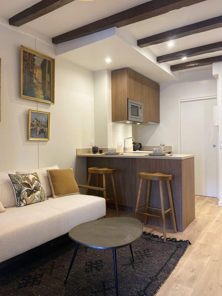 rénovation cuisine studio 35m2 par decoratrice d'interieur Bomea Annecy