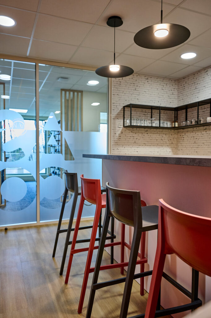 Amenagement et décoration de bureaux à Anney par Bomea