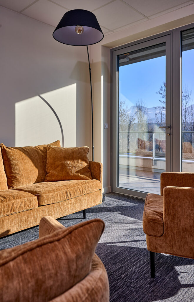 Amenagement et décoration de bureaux à Anney par Bomea